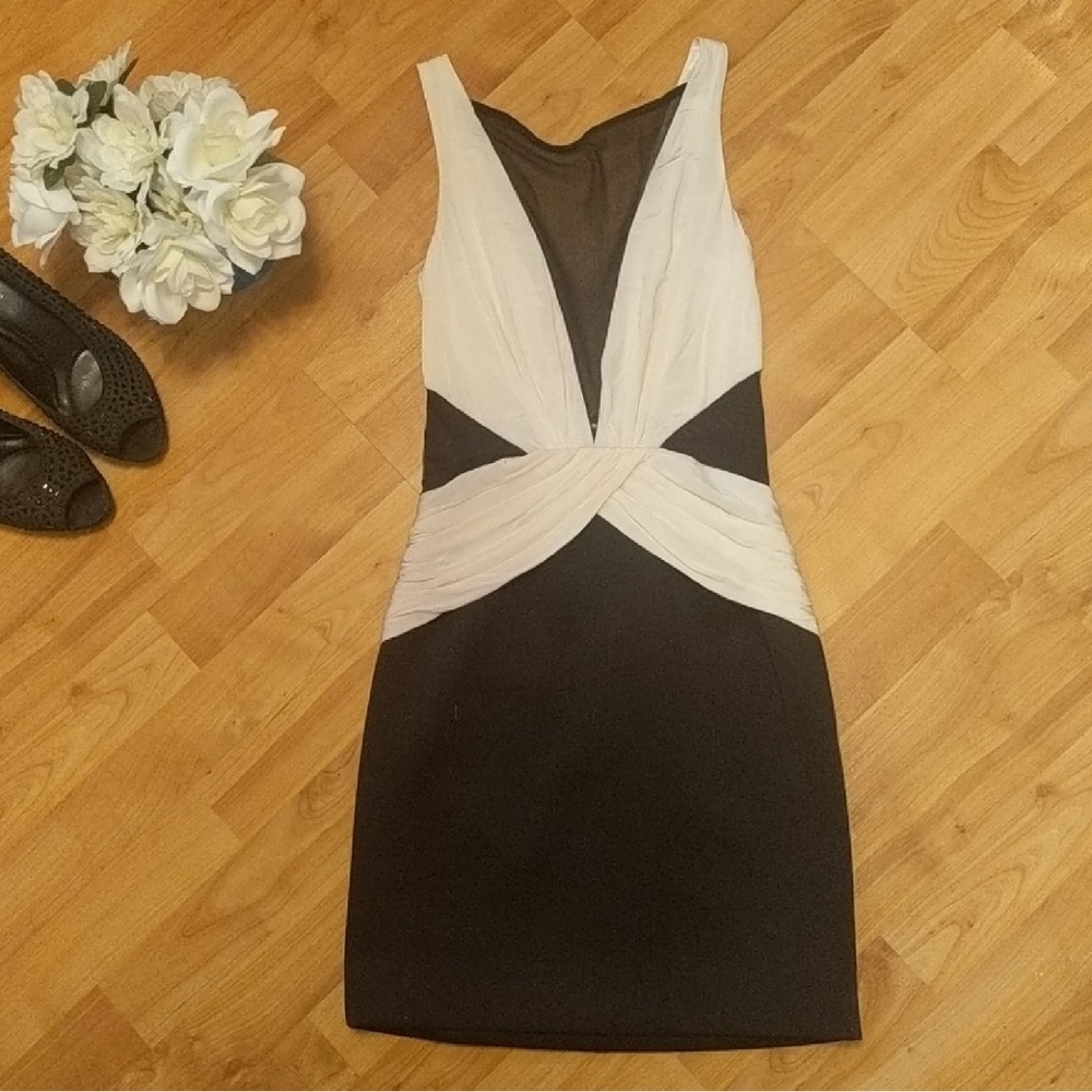 Bebe - little black dress / sleeveless mini